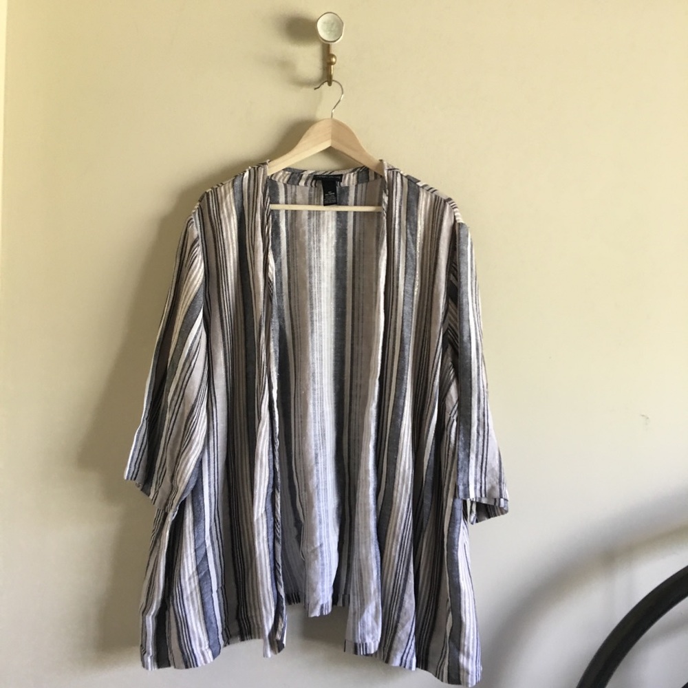 Maggie Barnes | Neutral Striped Kimono
